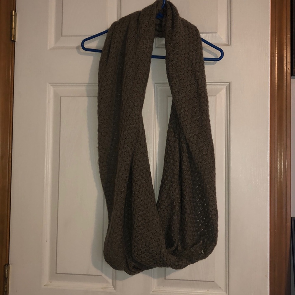 Women’s infinity scarf